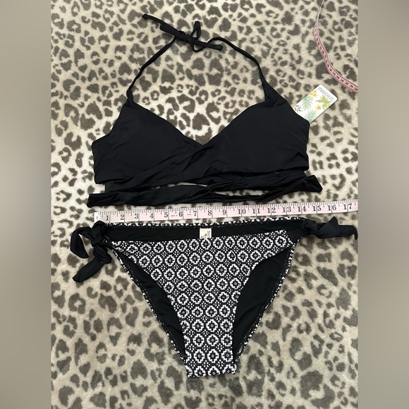 Shekini Women’s Criss Cross Black Halter Bandage Bikini Geometric Bottoms Small - Picture 13 of 16